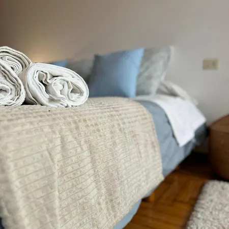 Avenida Centro Guixar Apartment *